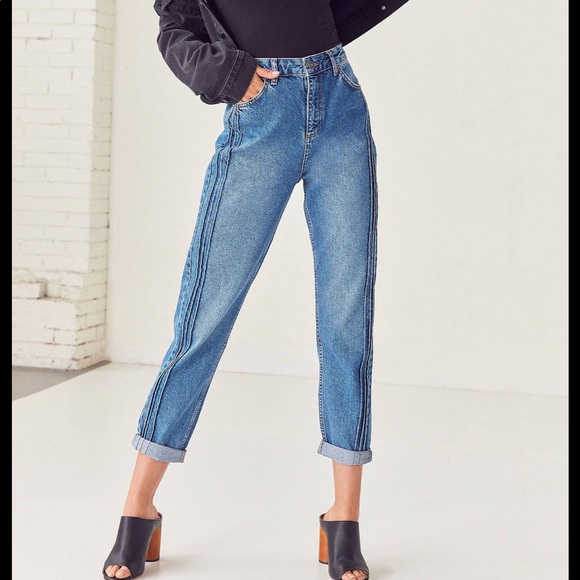 uo bdg mom jeans